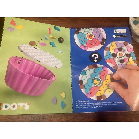 Lego DOTS Cupcake Set Baking-Inspired Crafting Indoor Fun Pre-owned - Picture 4 of 7